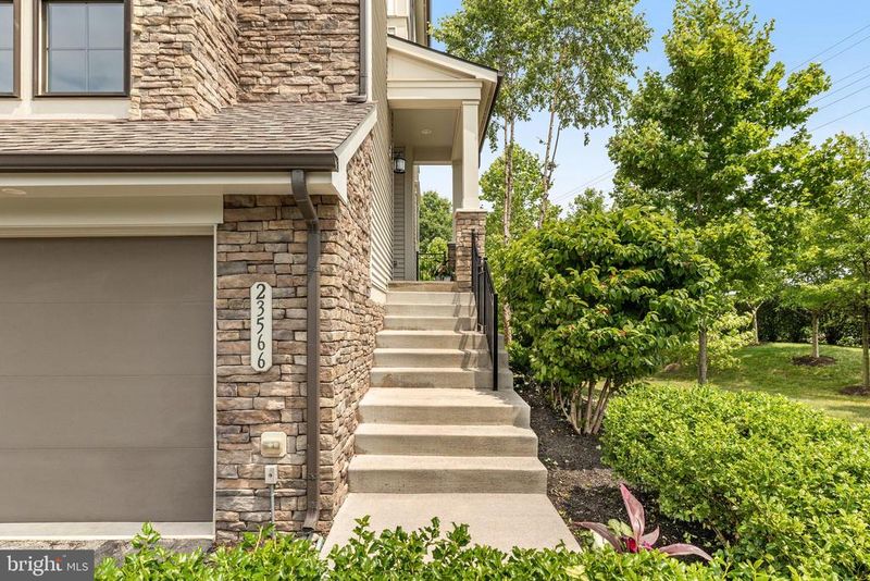 23566 Epperson Sq, Brambleton, VA 20148