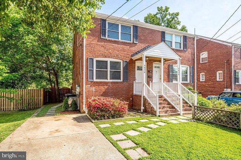 4836 9th St N, Arlington, VA 22203