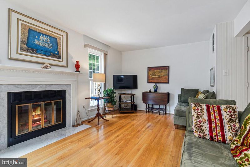 21 Dinsdale Ct, Silver Spring, MD 20906