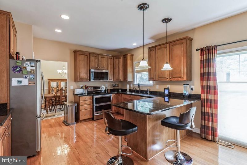 4010 Honeysuckle Dr, Edgewater, MD 21037