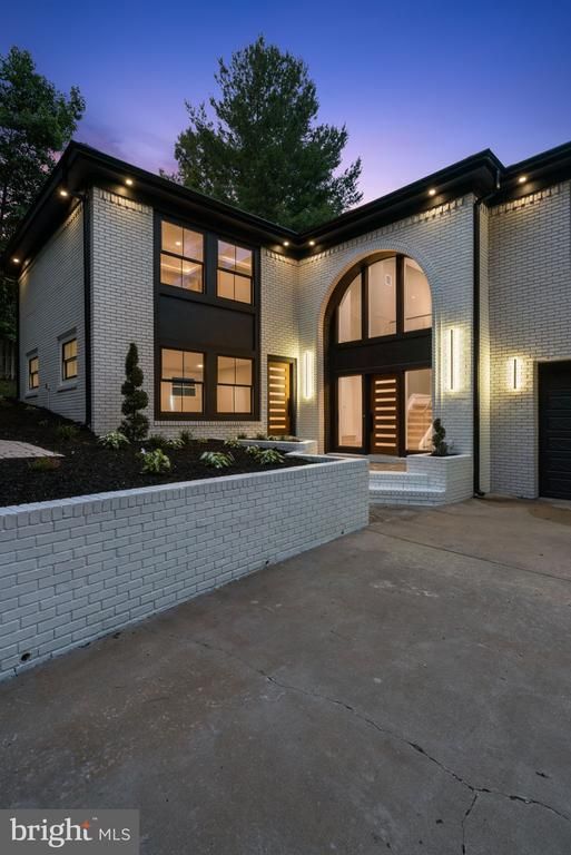 3346 Prosperity Ave, Fairfax, VA 22031