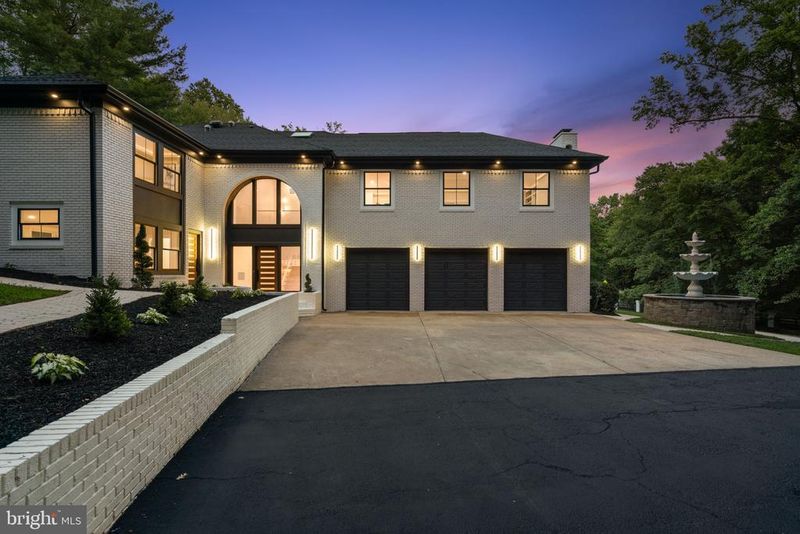 3346 Prosperity Ave, Fairfax, VA 22031