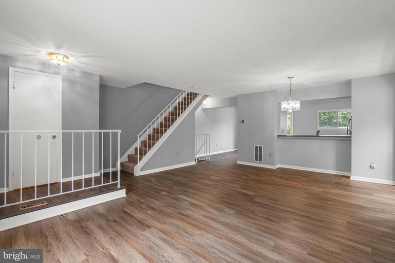 14101 Oakpointe Dr, Laurel, MD 20707