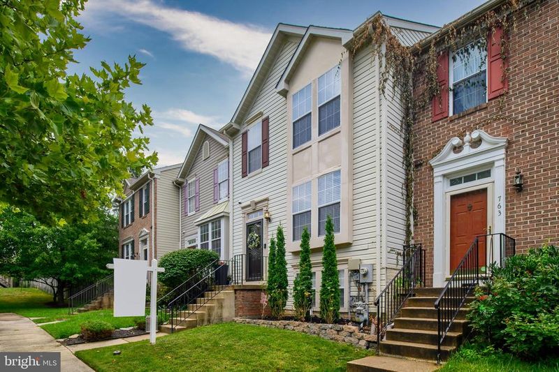 761 Pine Drift Dr, Odenton, MD 21113