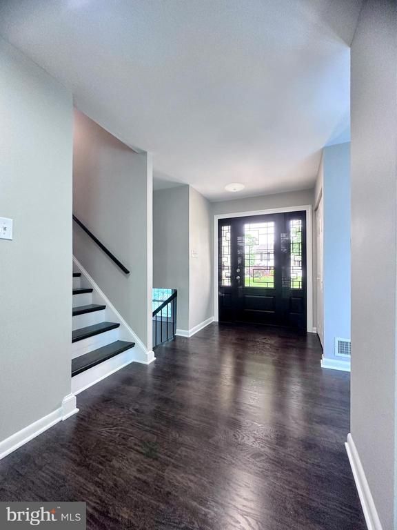 8913 Walkerton Dr, Lanham, MD 20706