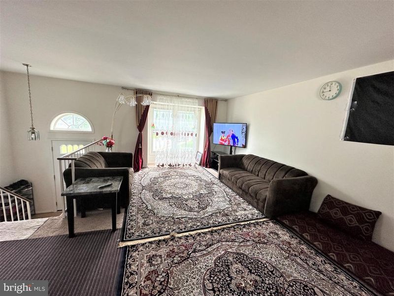 7381 Saint Thomas Loop, Manassas, VA 20109