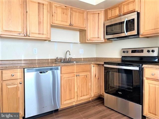 8844 Cherry Oak Ct, Manassas, VA 20109