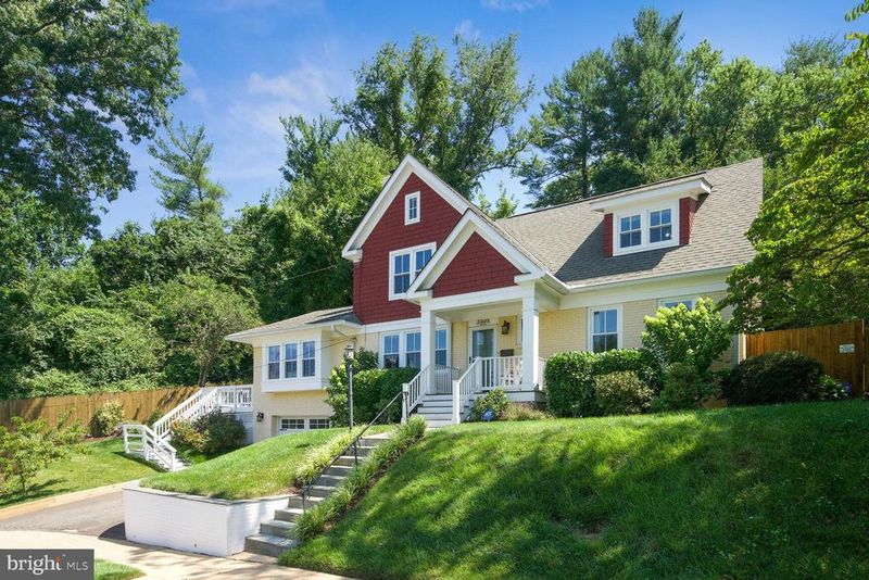 3509 N Somerset St, Arlington, VA 22213