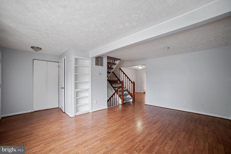 3668 Wharf Ln, Triangle, VA 22172