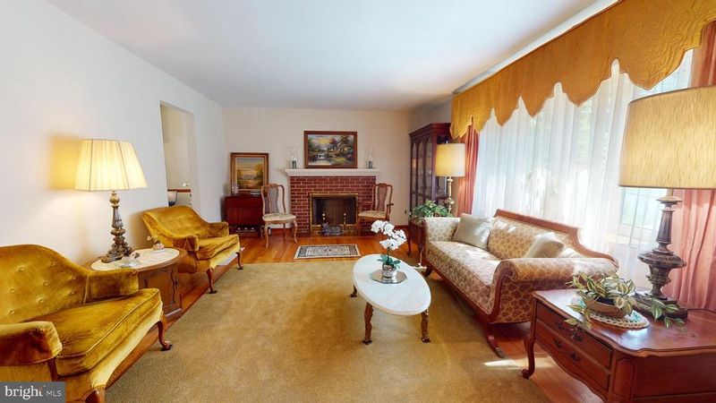 7003 Lyle St, Lanham, MD 20706