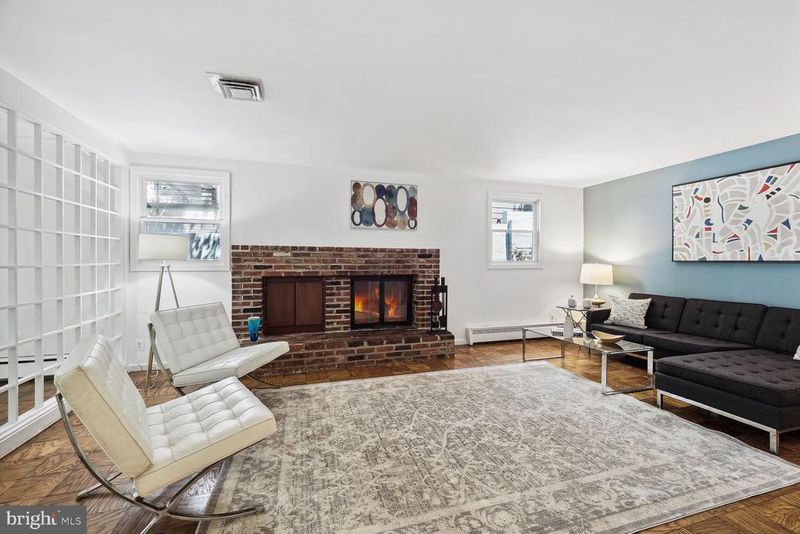 2232 49th St NW, Washington, DC 20007