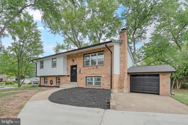 9882 Mcgill Ct, Manassas, VA 20109