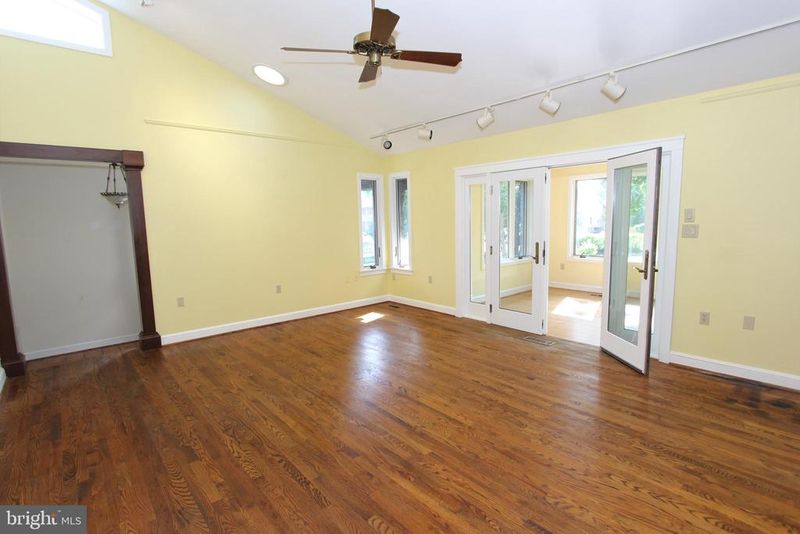 8388 Buckeye Ct, Frederick, MD 21702