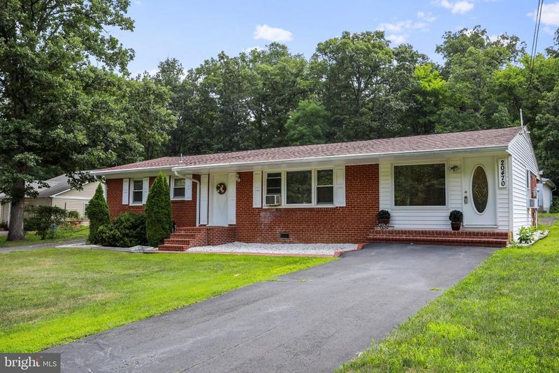 20470 Broad Run Dr, Sterling, VA 20165