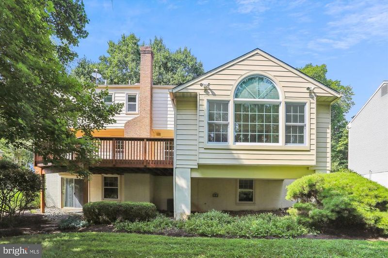 9128 Orchard Brook Dr, Potomac, MD 20854