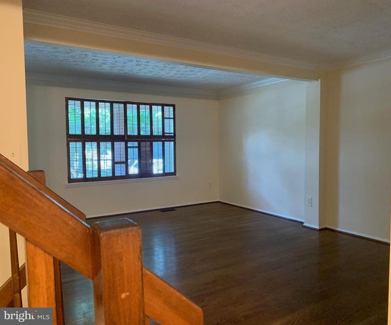2125 Preston Square Ct, Falls Church, VA 22043