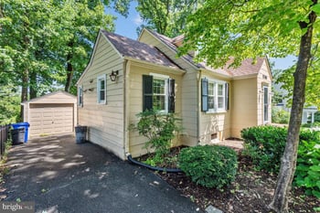 5203 Elsmere Ave, Bethesda, MD 20814