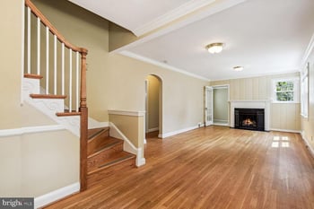 5203 Elsmere Ave, Bethesda, MD 20814