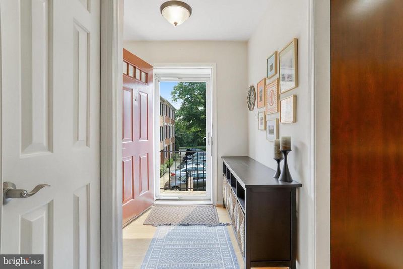 6835 Washington Blvd #C, Arlington, VA 22213