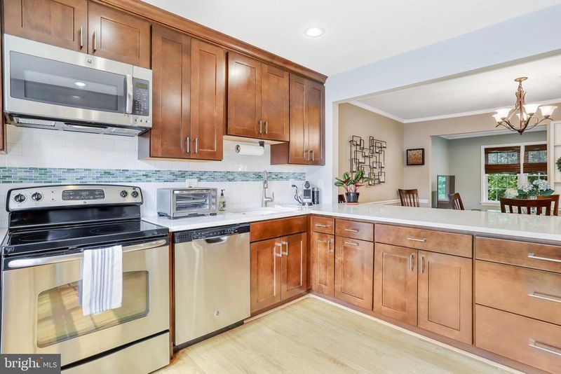 6835 Washington Blvd #C, Arlington, VA 22213