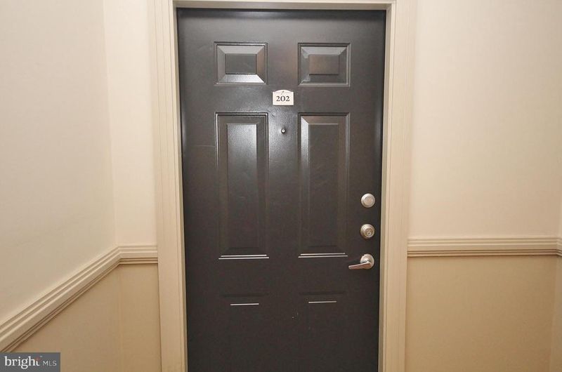 9486 Virginia Center Blvd #202, Vienna, VA 22181