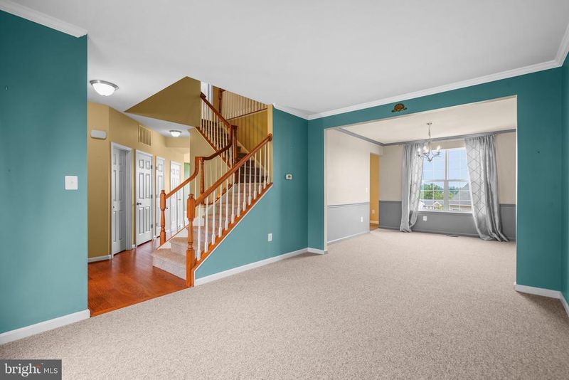 16763 Evening Star Dr, Round Hill, VA 20141