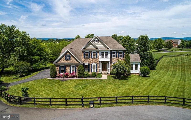 17205 Dewpoint Pl, Hamilton, VA 20158