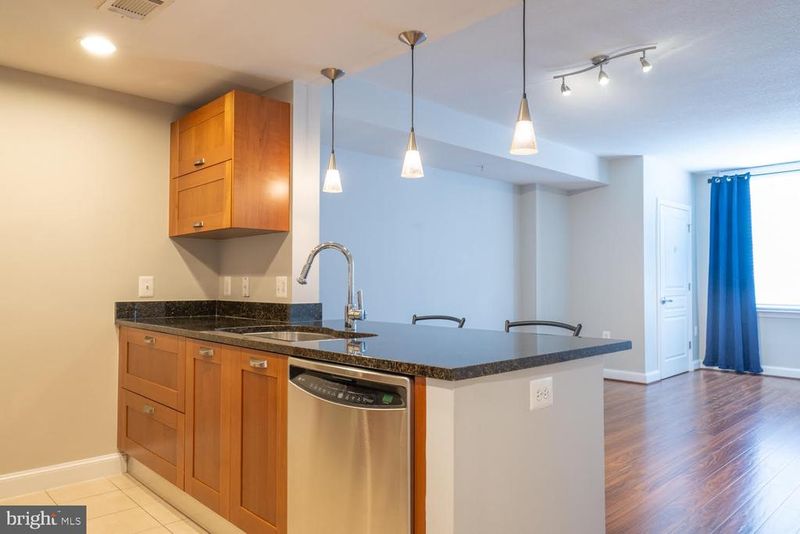 2451 Midtown Ave #1122, Alexandria, VA 22303