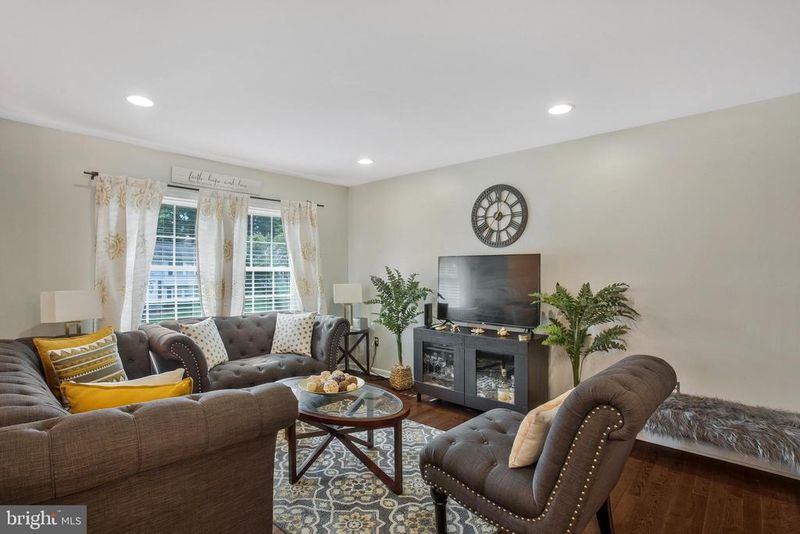 1106 Cornell Ln, Waldorf, MD 20602