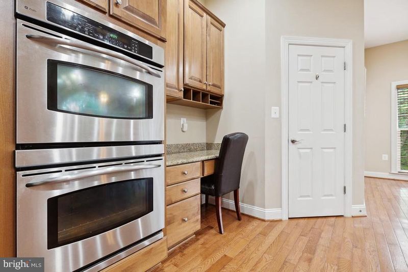 17205 Dewpoint Pl, Hamilton, VA 20158