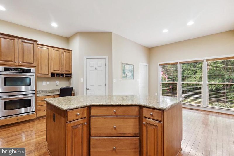 17205 Dewpoint Pl, Hamilton, VA 20158