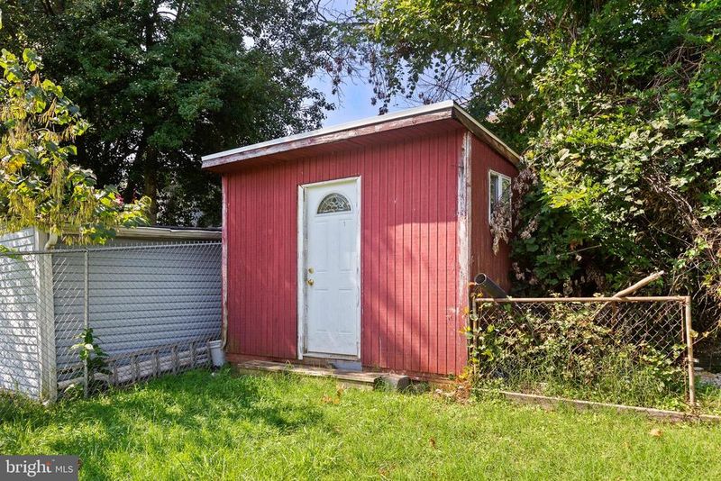 4816 Woodlawn Dr, Hyattsville, MD 20784
