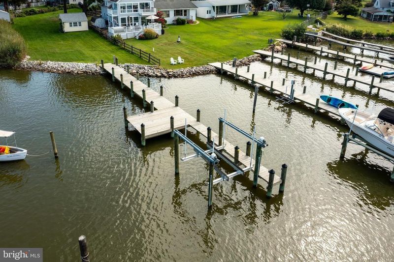 6065 Welch Ave, Deale, MD 20751