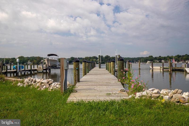 6065 Welch Ave, Deale, MD 20751
