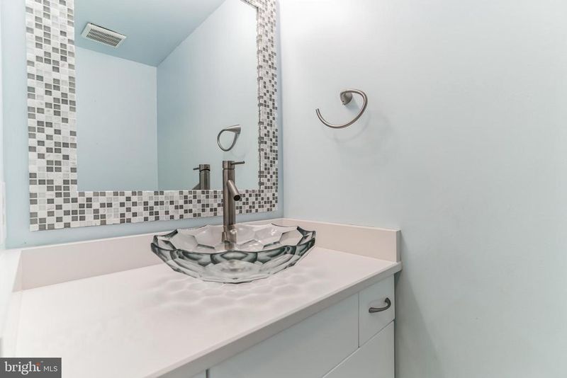 7866 Archbold Ter, Cabin John, MD 20818