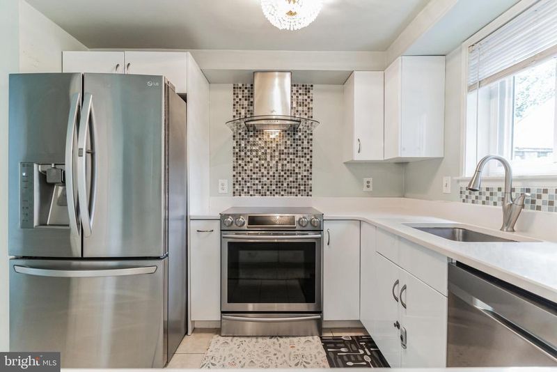 7866 Archbold Ter, Cabin John, MD 20818