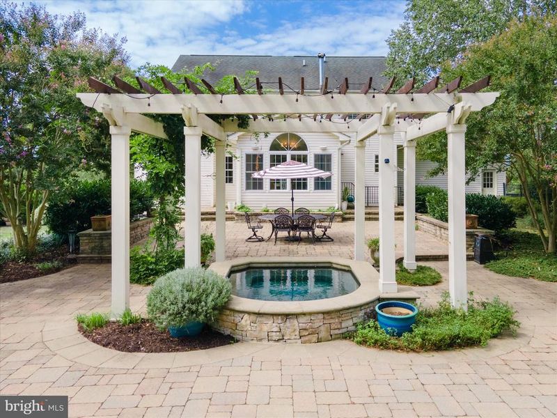3222 Sunrise Dr, Jefferson, MD 21755