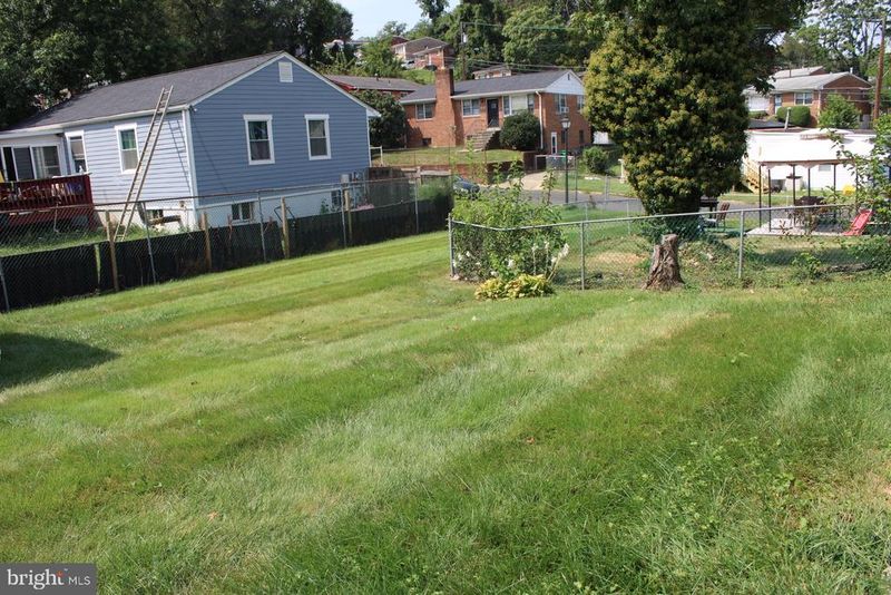 4827 Gunther St, Capitol Heights, MD 20743