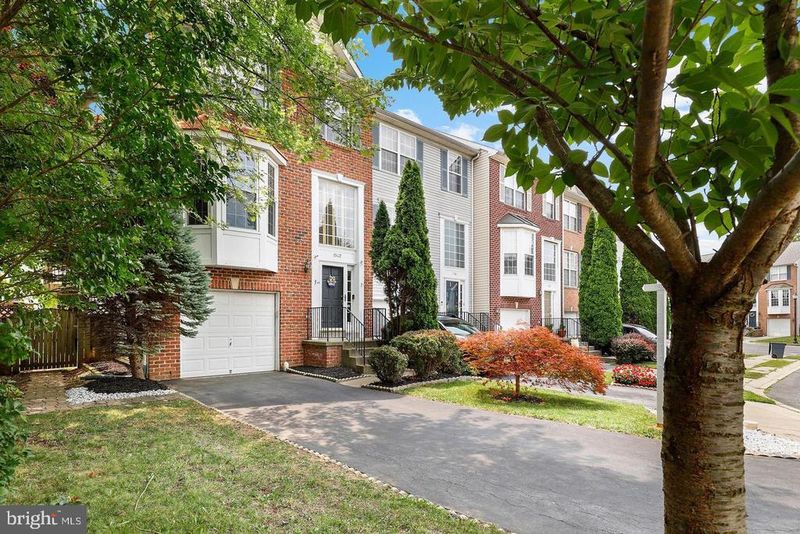 1942 Crossing Stone Ct, Frederick, MD 21702