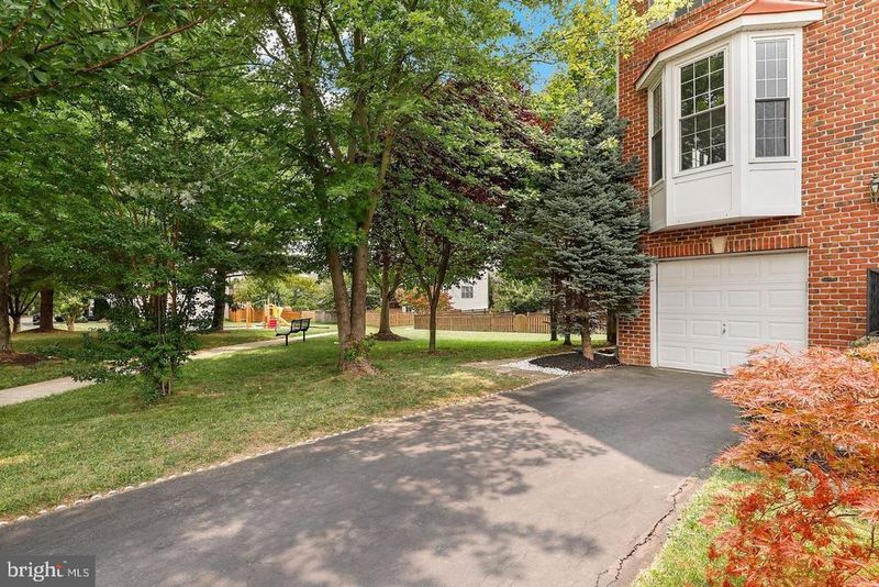 1942 Crossing Stone Ct, Frederick, MD 21702