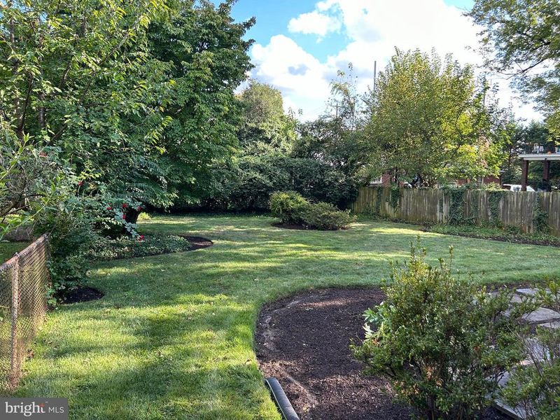 104 Saint Lawrence Dr, Silver Spring, MD 20901