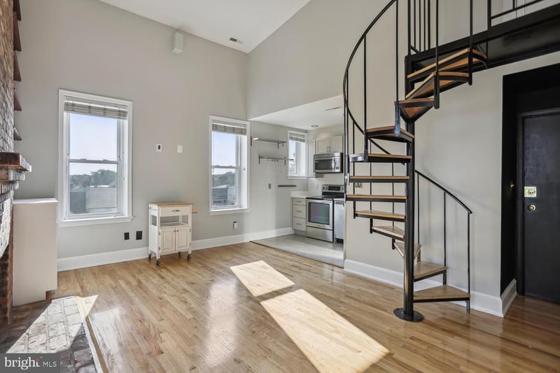 676 4th St NE #402, Washington, DC 20002