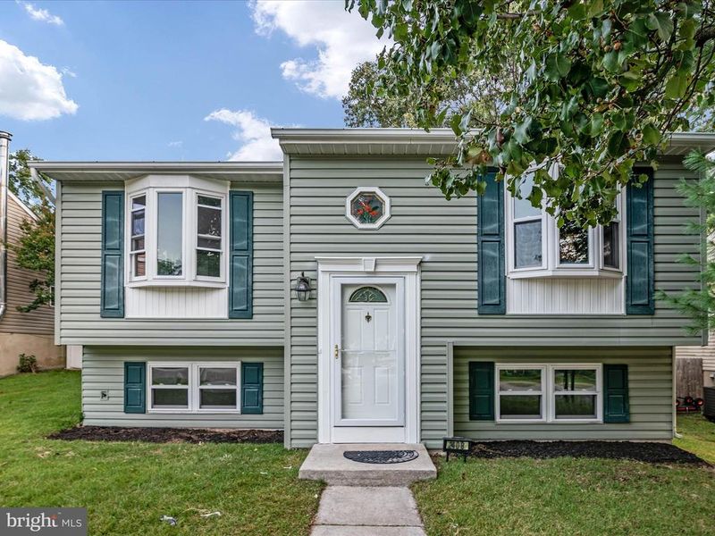 2408 230th St, Pasadena, MD 21122
