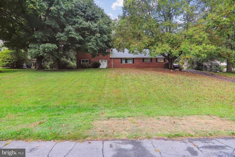 17812 Tree Lawn Dr, Ashton, MD 20861