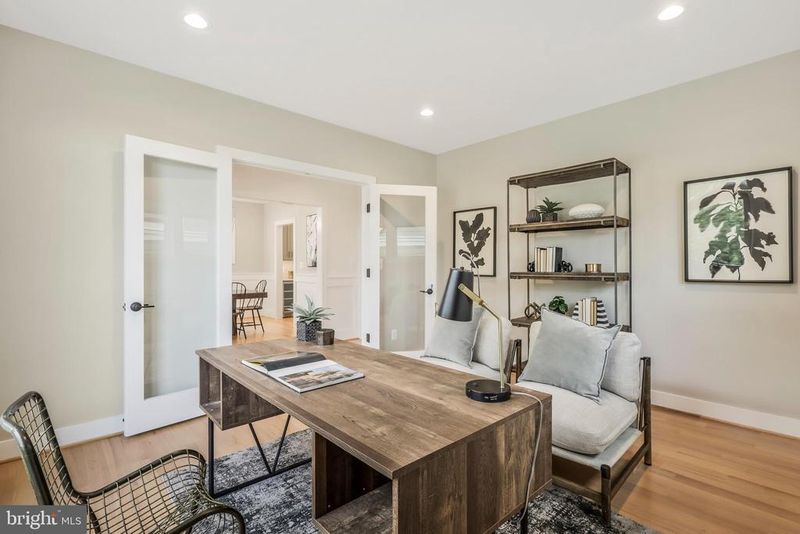 830 21st St S, Arlington, VA 22202