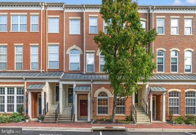 5117 Donovan Dr, Alexandria, VA 22304