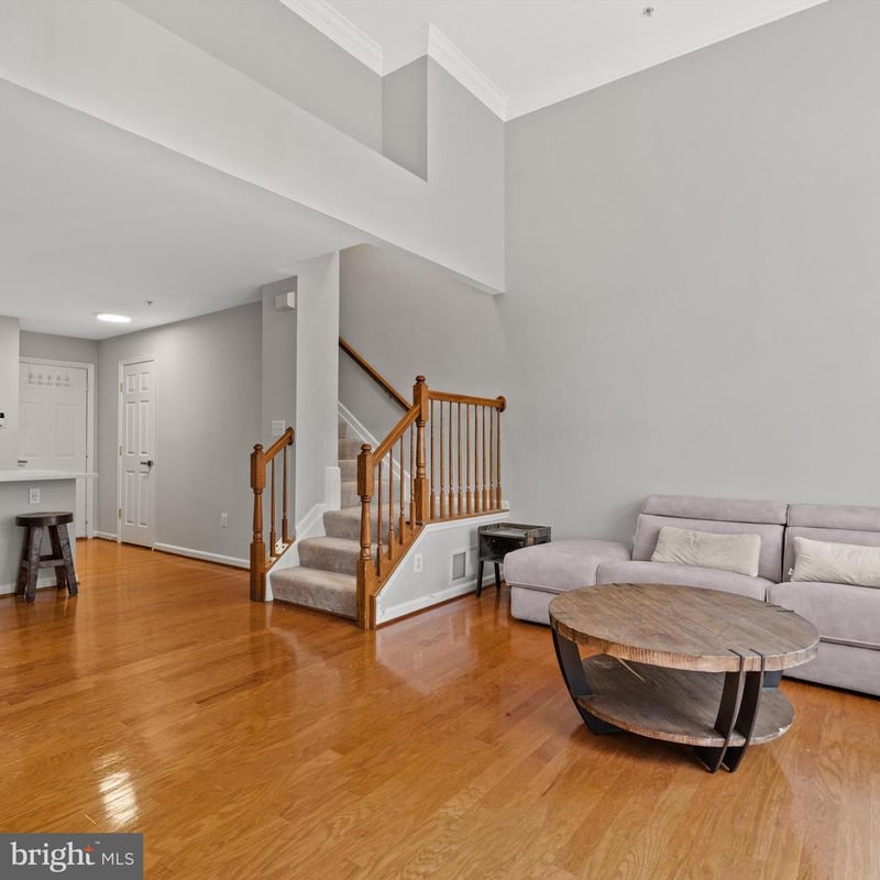 5117 Donovan Dr, Alexandria, VA 22304