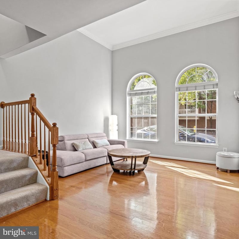 5117 Donovan Dr, Alexandria, VA 22304