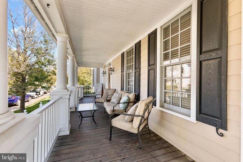 708 Irvine Bank Ln, Purcellville, VA 20132