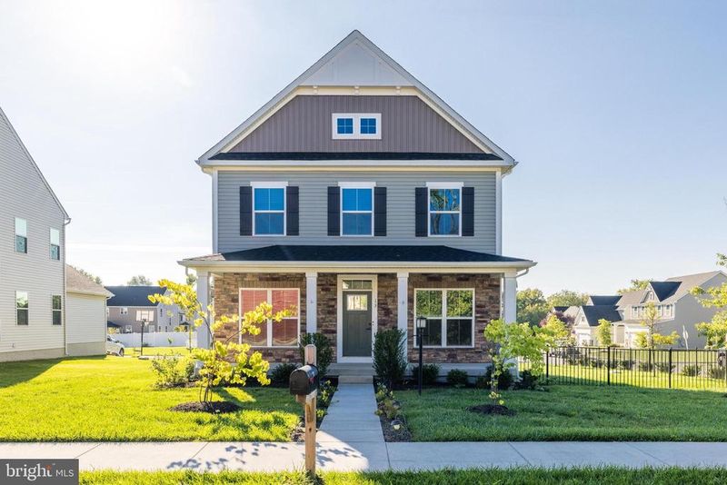 13 S Locust St, Lovettsville, VA 20180